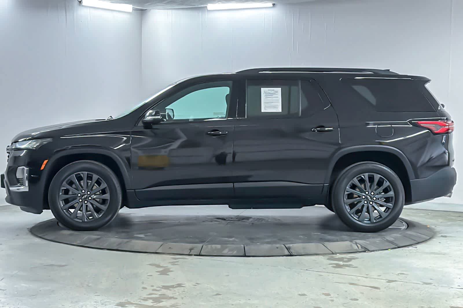 Used 2023 Chevrolet Traverse RS AWD/4WD image 5