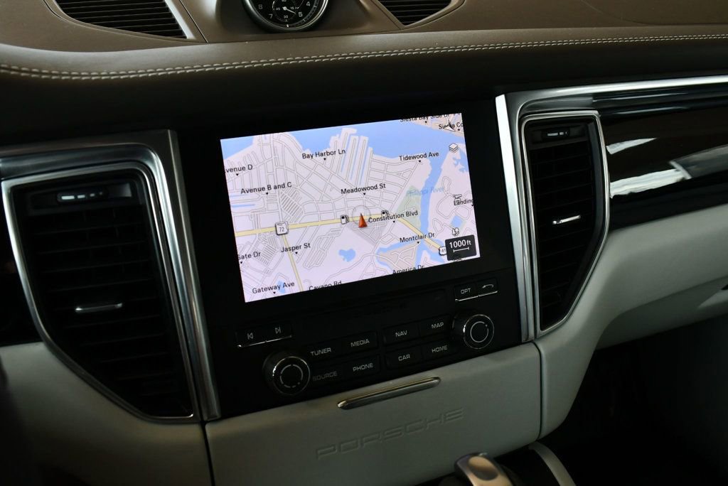 Used 2017 Porsche Macan S image 49