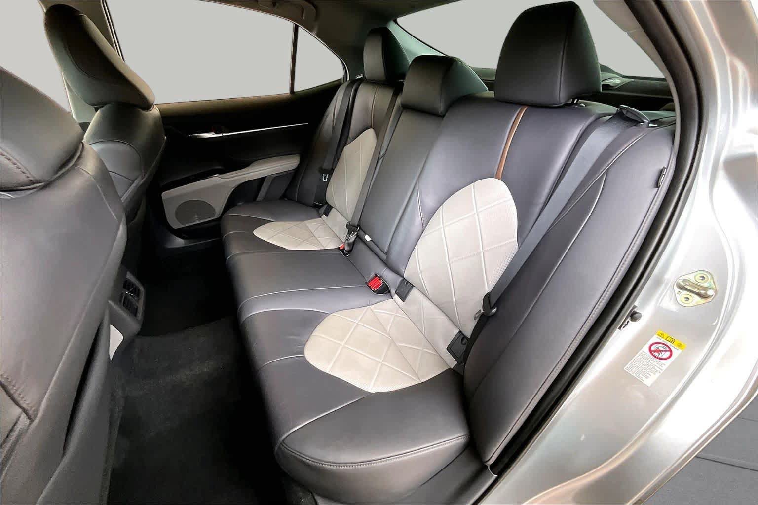 Used 2018 Toyota Camry XLE w/ Driver Assist Package FWD image 19
