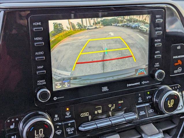 Used 2021 Toyota Highlander Limited image 12