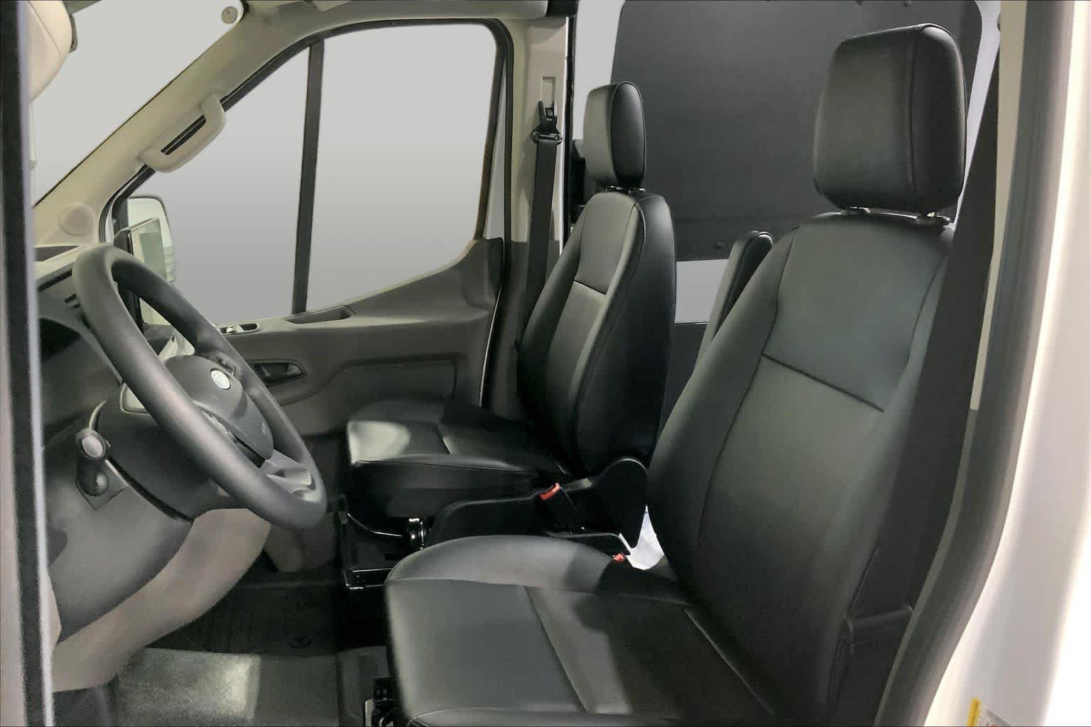 New 2026 Ford Transit 250 148 High Roof Extended w/ Load Area Protection Package RWD image 9