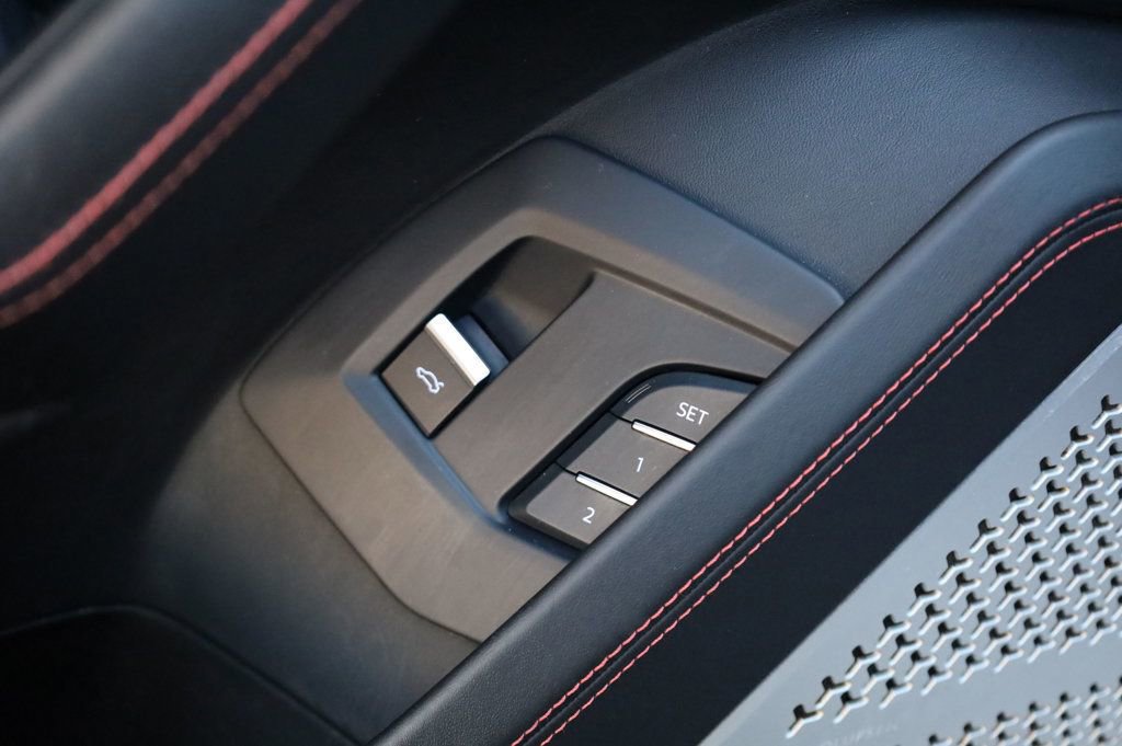 Used 2019 Lamborghini Urus image 32