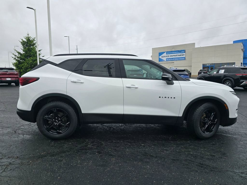 Used 2023 Chevrolet Blazer LT w/ Midnight/Sport Edition AWD/4WD image 9