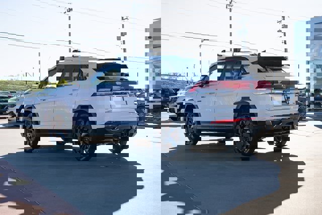 New 2026 Volkswagen Atlas Cross Sport SE image 4