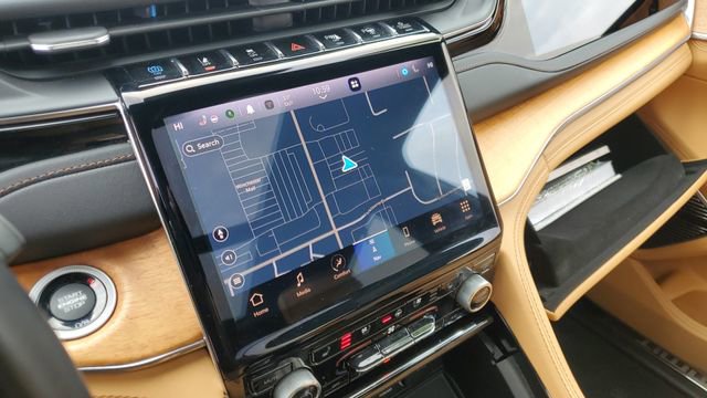 Certified 2022 Jeep Grand Cherokee Summit image 8