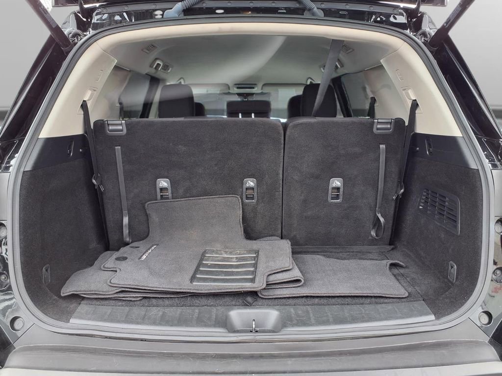 Used 2025 Nissan Pathfinder SV image 24