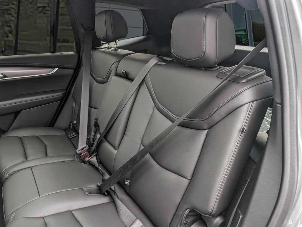 New 2025 Cadillac XT6 Luxury FWD image 17