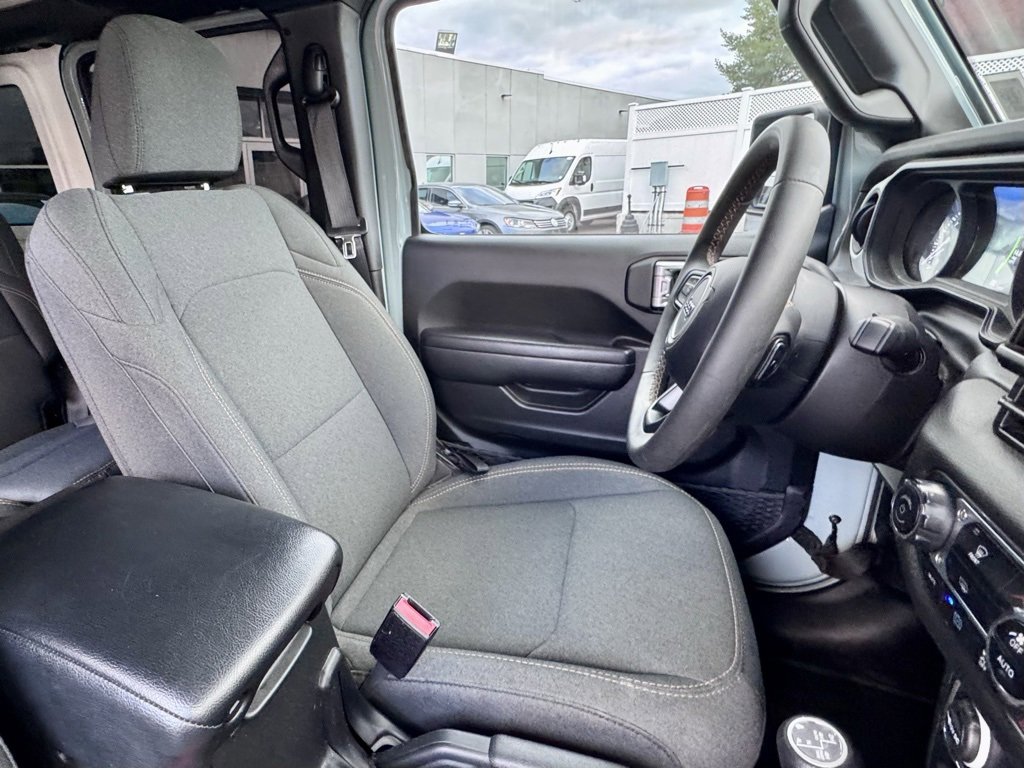Used 2024 Jeep Wrangler Unlimited image 19