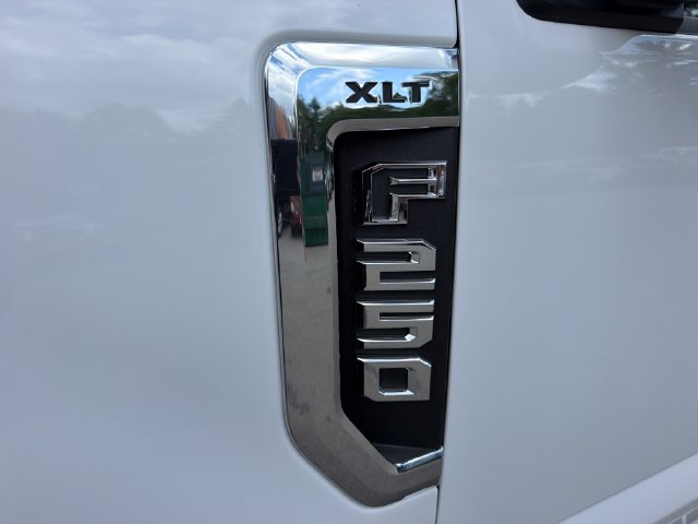 Used 2021 Ford F250 XLT w/ XLT Premium Package AWD/4WD image 9