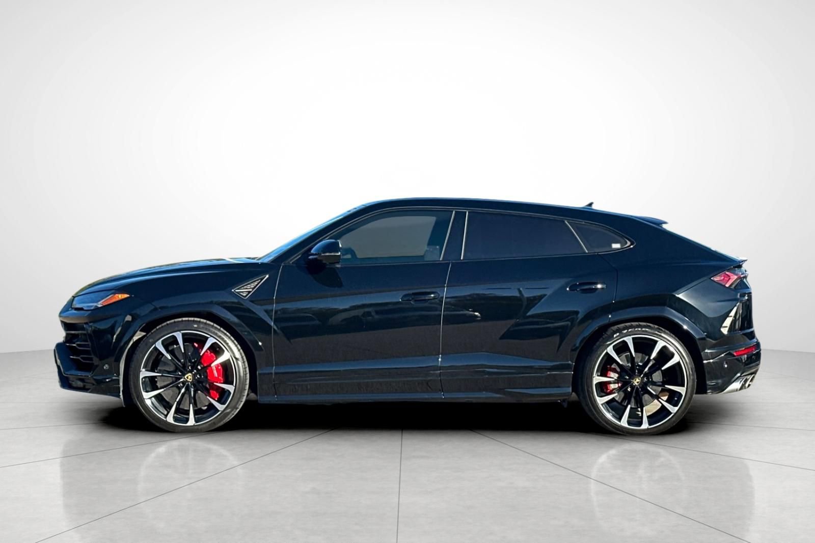 Used 2022 Lamborghini Urus image 24