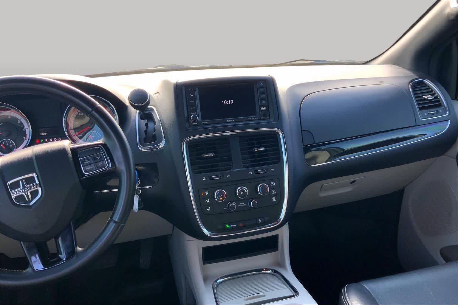 Used 2019 Dodge Grand Caravan SXT FWD image 7