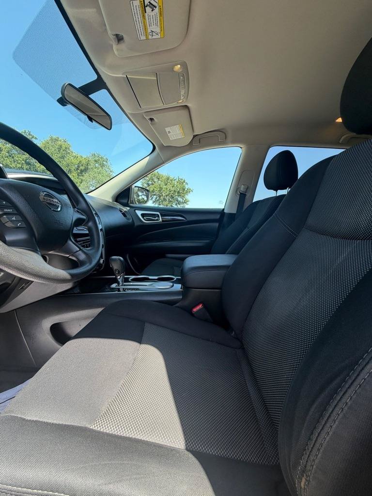 Used 2019 Nissan Pathfinder S FWD image 10