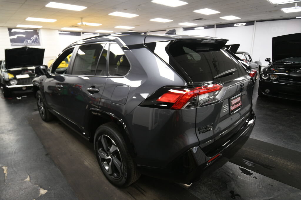 Used 2023 Toyota RAV4 SE w/ Weather & Moonroof Package AWD/4WD image 6
