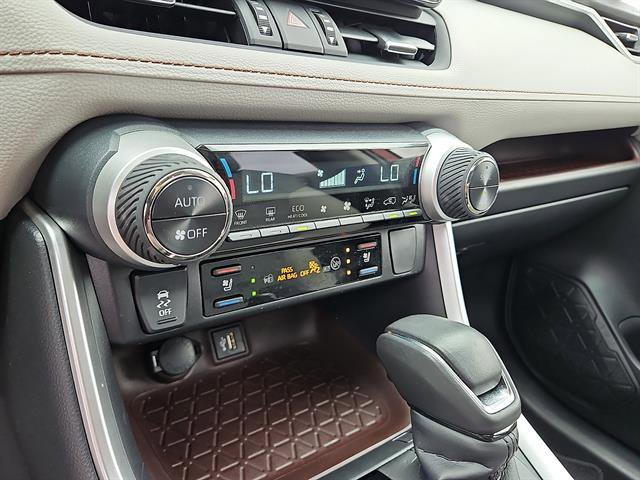 Used 2025 Toyota RAV4 Limited AWD/4WD image 19