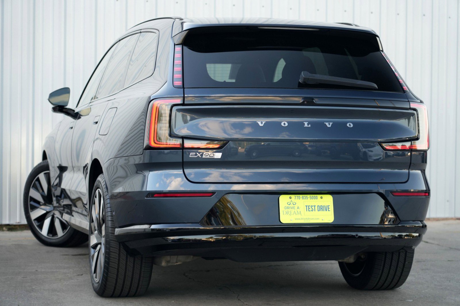 Used 2025 Volvo EX90 Ultra image 6