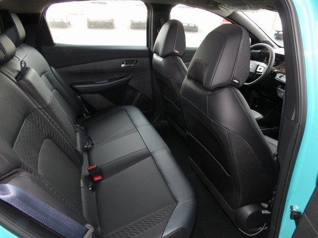 New 2026 Nissan Leaf Platinum+ w/ Cargo Package (Platinum+) image 25