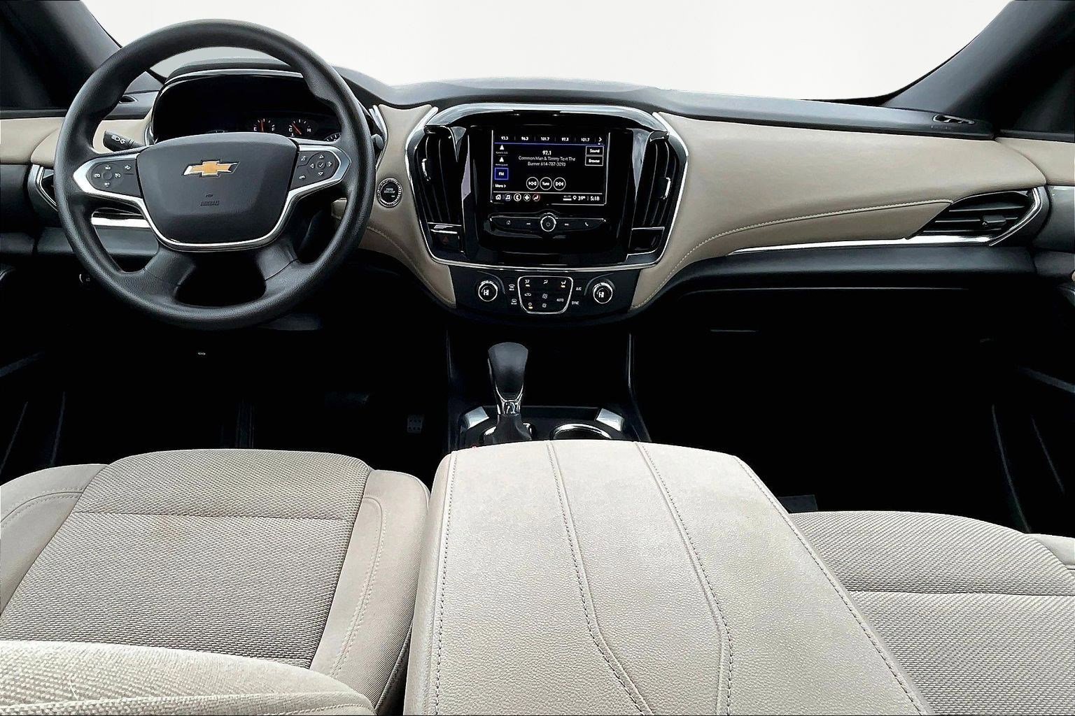Used 2023 Chevrolet Traverse LS image 8