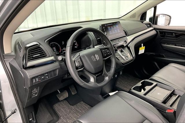 Certified 2026 Honda Odyssey Touring image 17