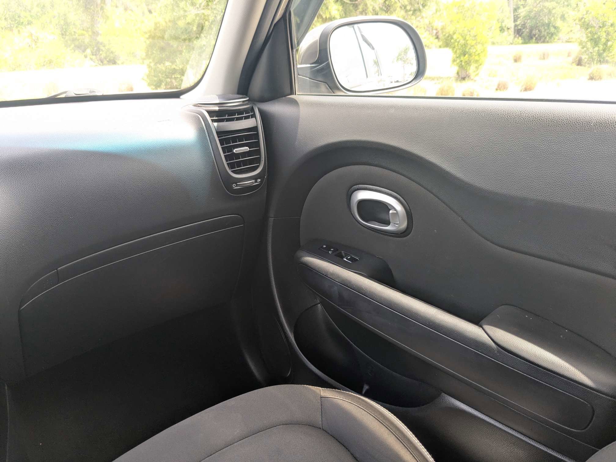 Used 2019 Kia Soul FWD image 17