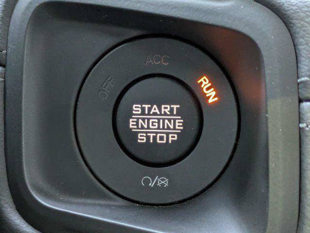 Certified 2025 Jeep Gladiator Mojave AWD/4WD image 29