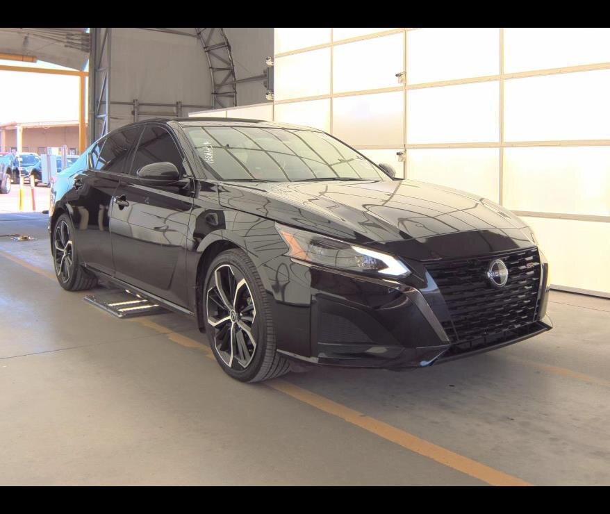 Used 2023 Nissan Altima 2.5 SR w/ SR Premium Package