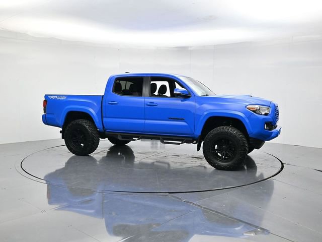 Used 2021 Toyota Tacoma TRD Sport image 3