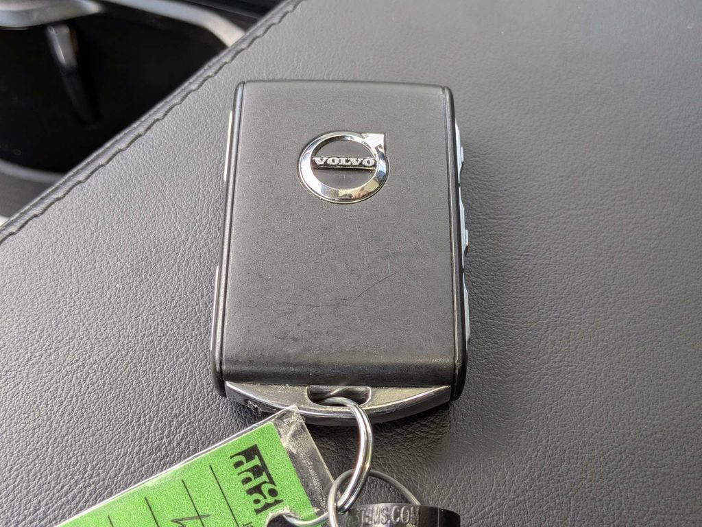 Used 2024 Volvo XC90 B6 Plus AWD/4WD image 43