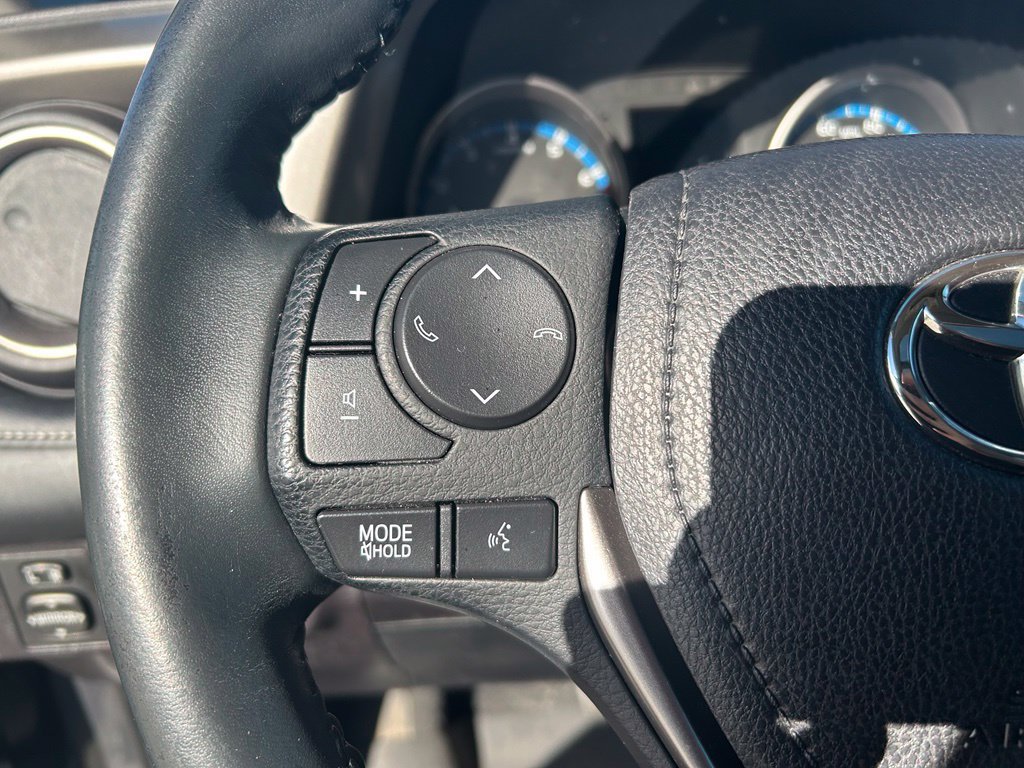 Used 2018 Toyota RAV4 XLE AWD/4WD image 16