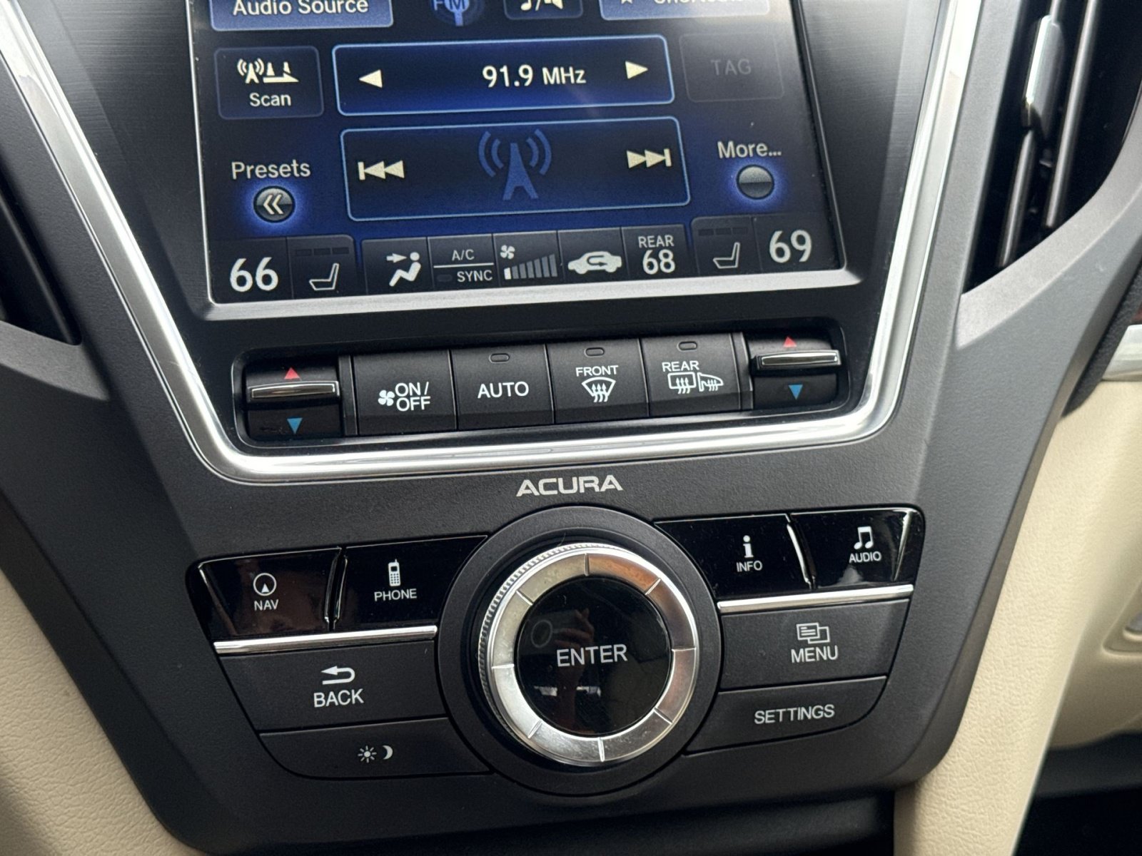 Used 2016 Acura MDX w/ Technology Package AWD/4WD image 21