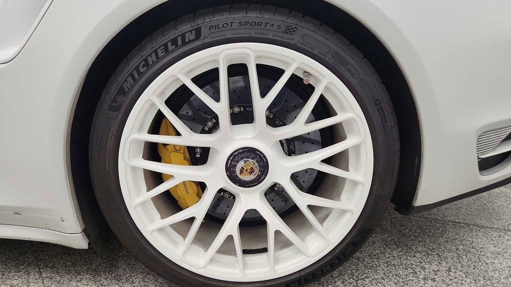 Used 2015 Porsche 911 Turbo S AWD/4WD image 32