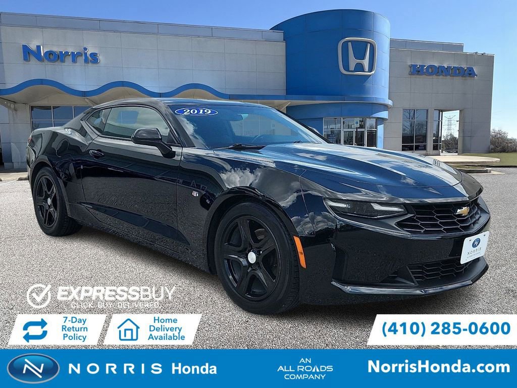 Used 2019 Chevrolet Camaro LT RWD image 1