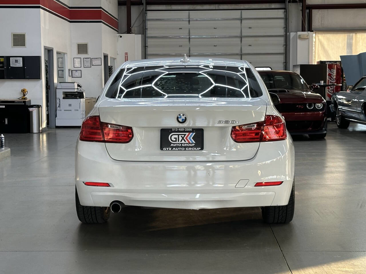 Used 2014 BMW 320i 320i 4dr Sedan image 3