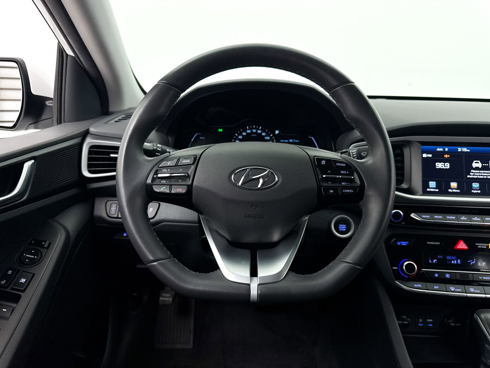 Used 2017 Hyundai Ioniq SEL FWD image 3
