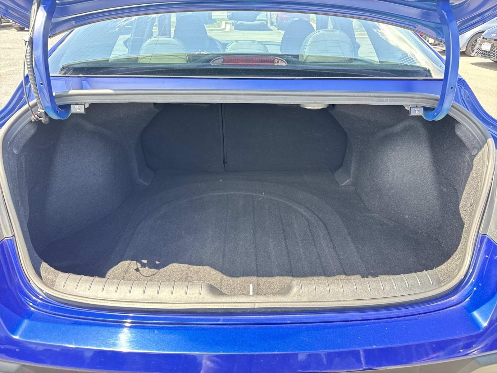 Used 2024 Hyundai Elantra Limited FWD image 28