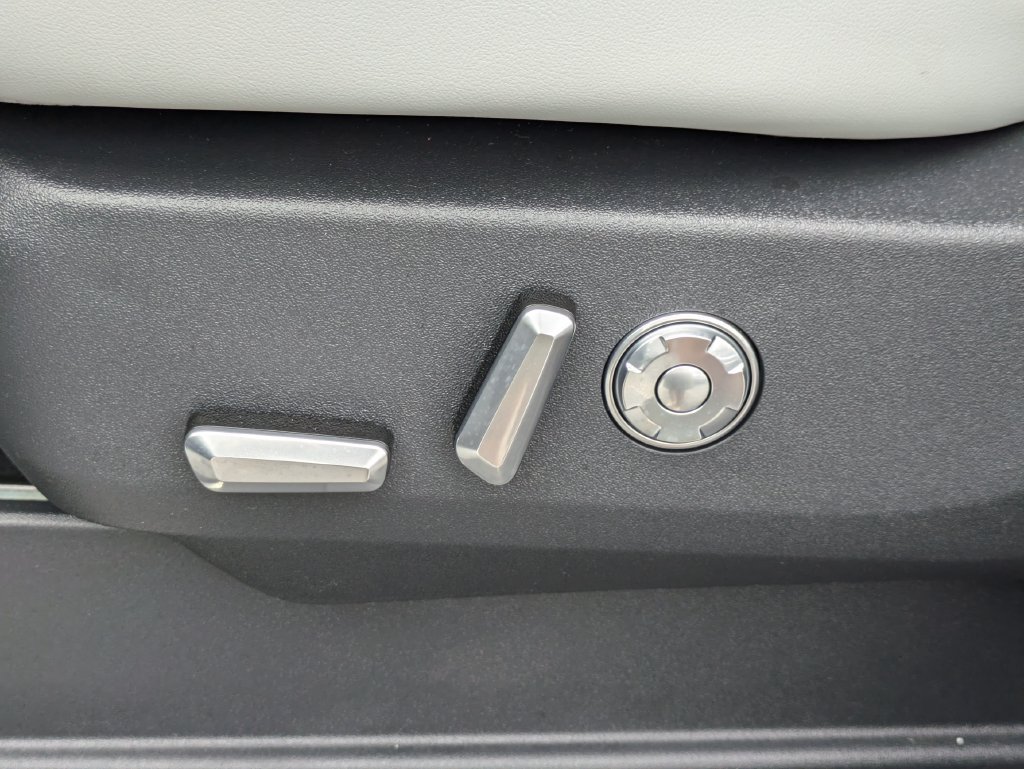New 2026 Lincoln Navigator L Black Label AWD/4WD image 21