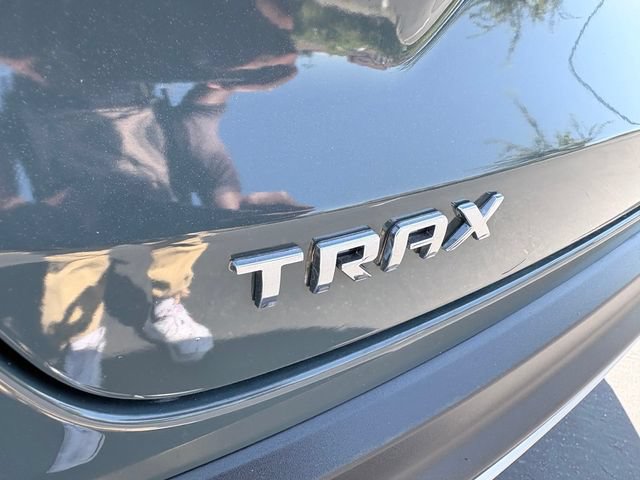 Used 2025 Chevrolet Trax LT w/ LT Convenience Package FWD image 24