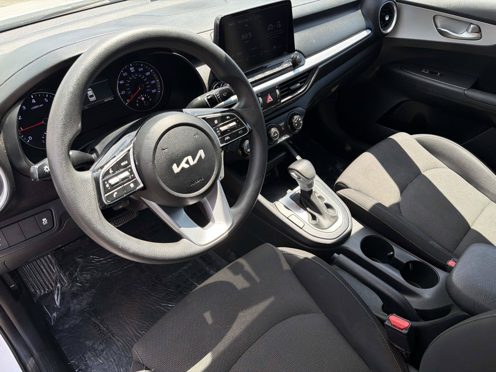 Used 2023 Kia Forte LXS FWD image 7