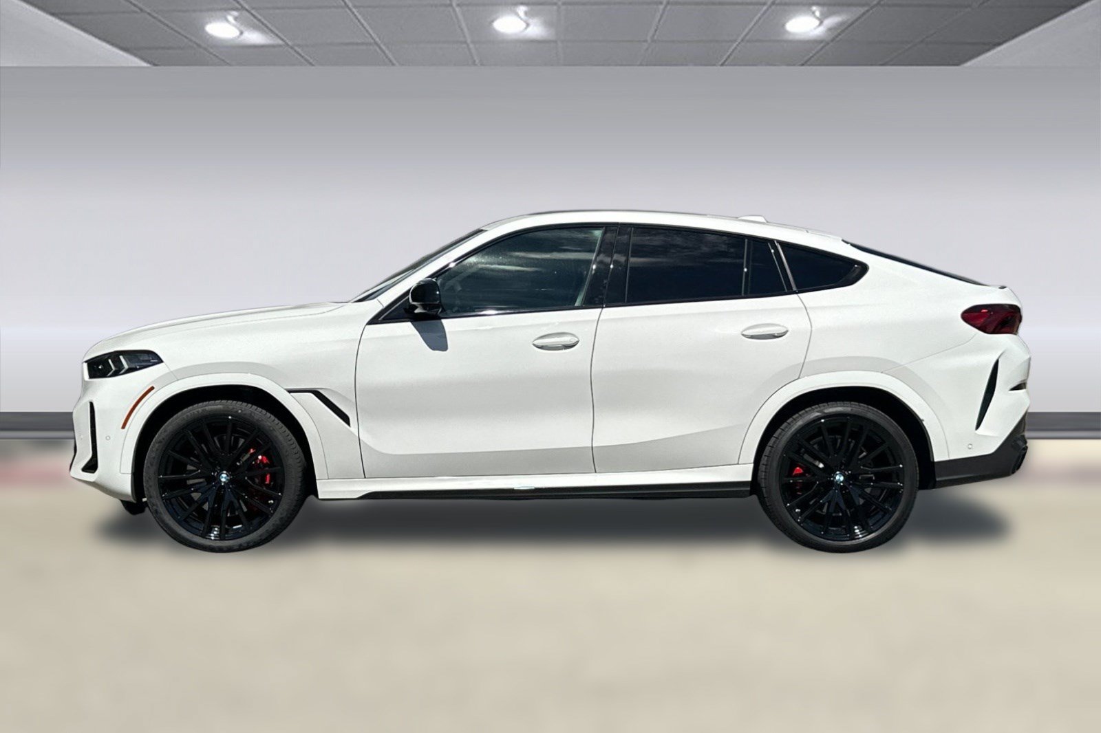 Used 2026 BMW X6 M60i w/ Climate Comfort Package AWD/4WD image 2