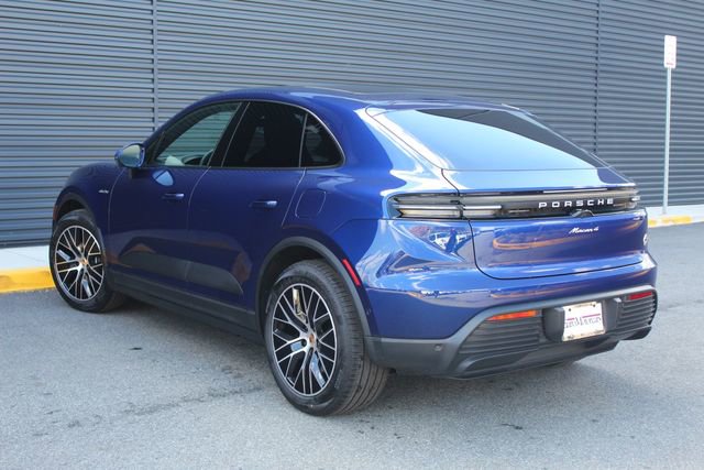New 2026 Porsche Macan 4 Electric image 3