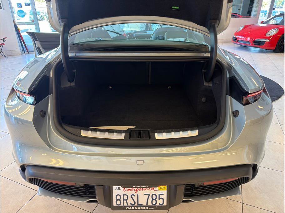 Used 2020 Porsche Taycan AWD/4WD image 34