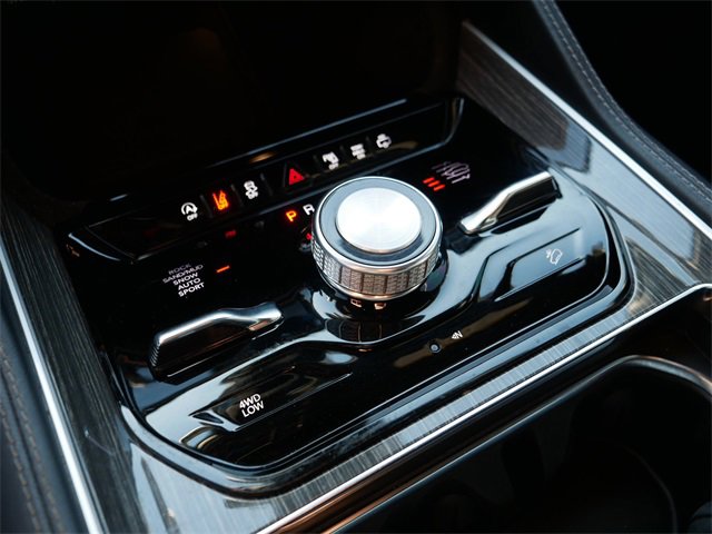 Used 2022 Jeep Wagoneer Series III w/ Premium Group I image 28