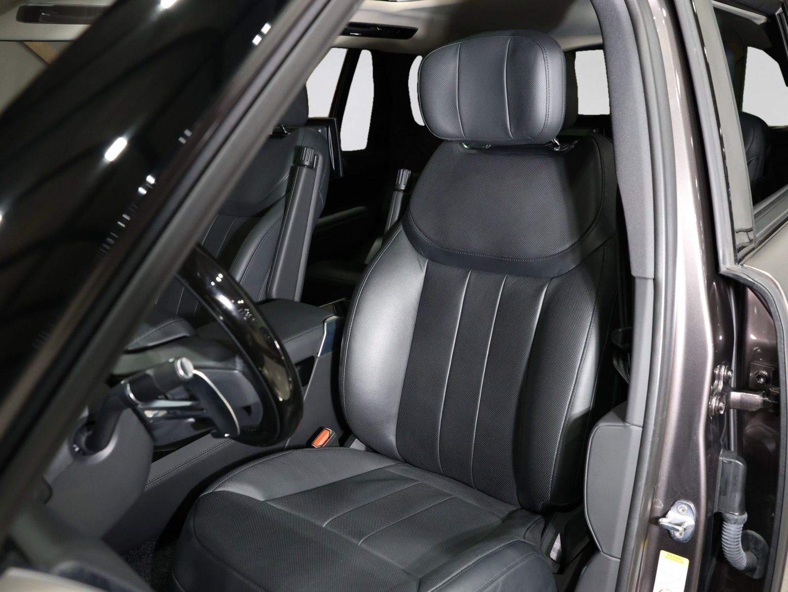 Used 2023 Land Rover Range Rover Long Wheelbase Autobiography image 20