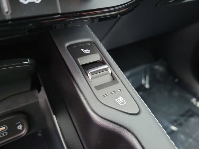 Certified 2025 Kia Telluride EX w/ EX Captain's Chair Package FWD image 20
