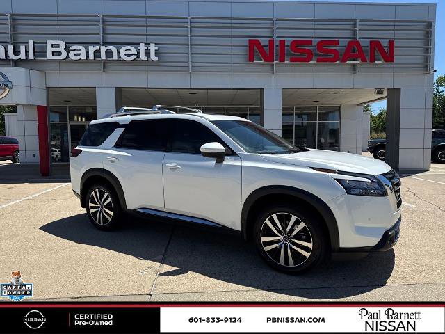 Certified 2025 Nissan Pathfinder Platinum FWD image 4