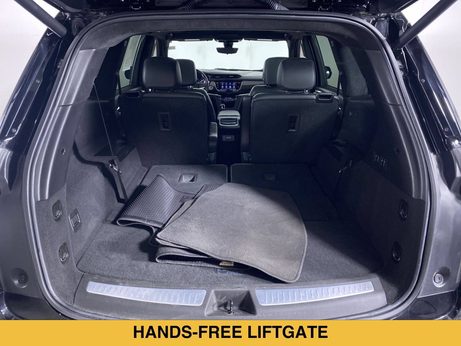 Certified 2023 Cadillac XT6 Sport w/ Platinum Package AWD/4WD image 15