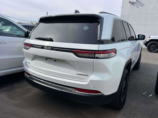 Used 2023 Jeep Grand Cherokee Laredo image 6