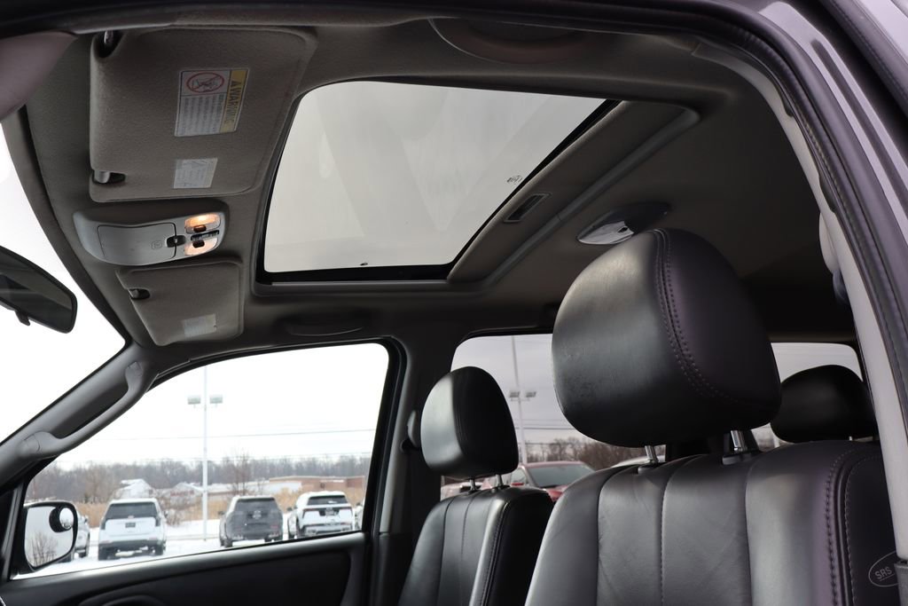 Used 2004 MAZDA Tribute ES w/ Luxury Pkg image 23