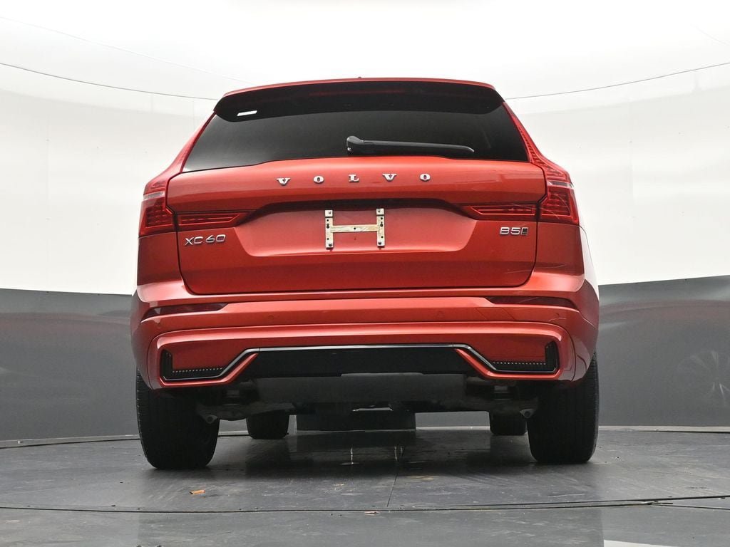 Used 2024 Volvo XC60 B5 Core AWD/4WD image 28