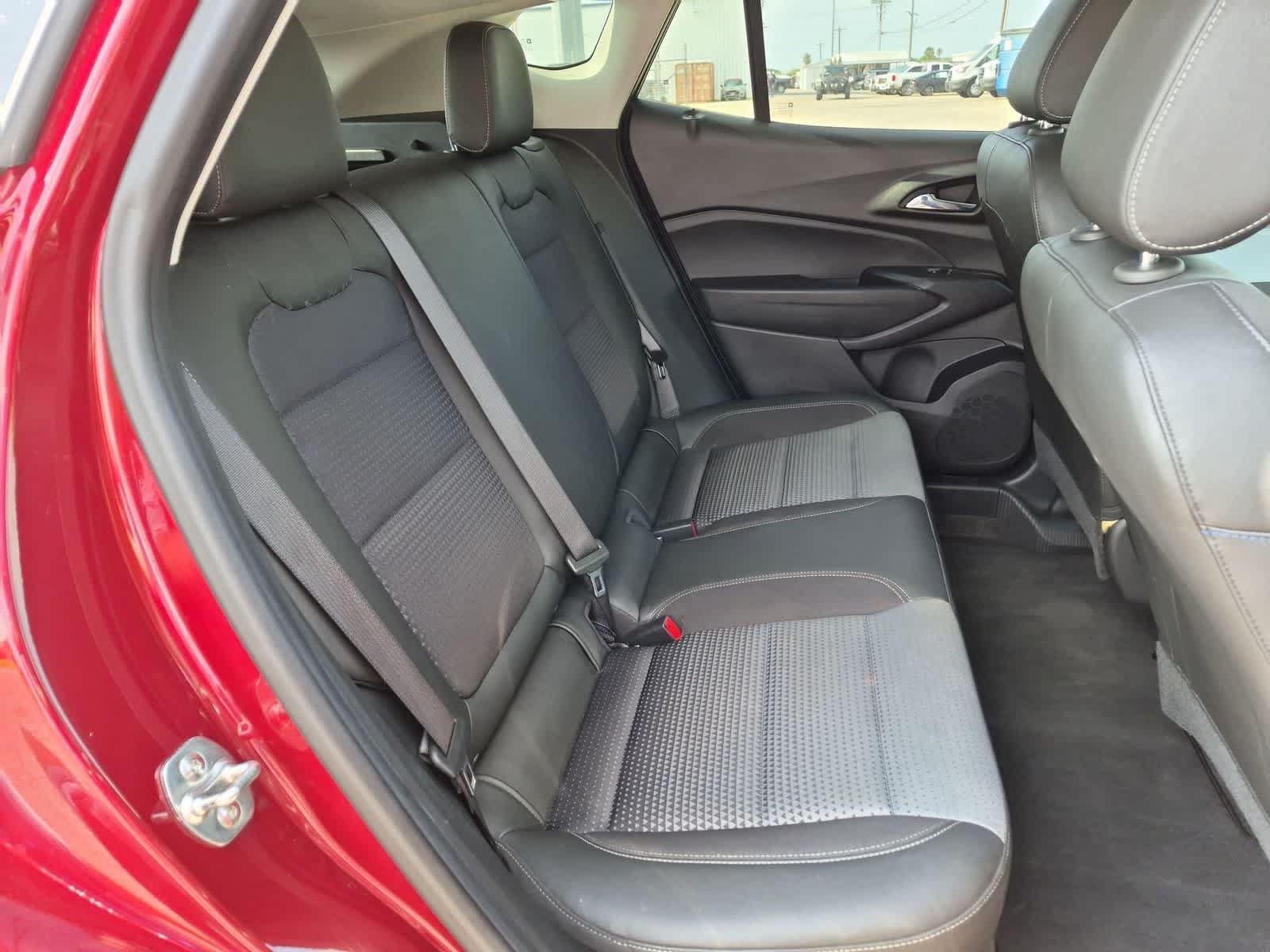 Used 2024 Chevrolet Trax LT FWD image 25