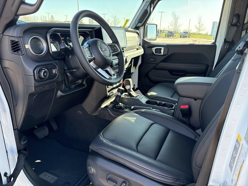 New 2026 Jeep Wrangler Unlimited Sahara AWD/4WD image 7